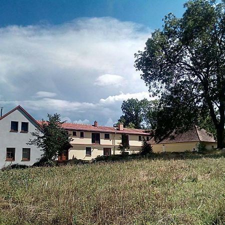 Ubytovani V Ouklidu Apartment Nedrahovice Exterior photo